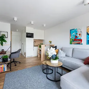 Wrzeciono 12 - Piekny Apartament Obok Szpitala Bielanskiego Oraz Awf, Bezplatna Strefa Parkowania - 400m Do Stacji Metra - Good , Warszawa Polska